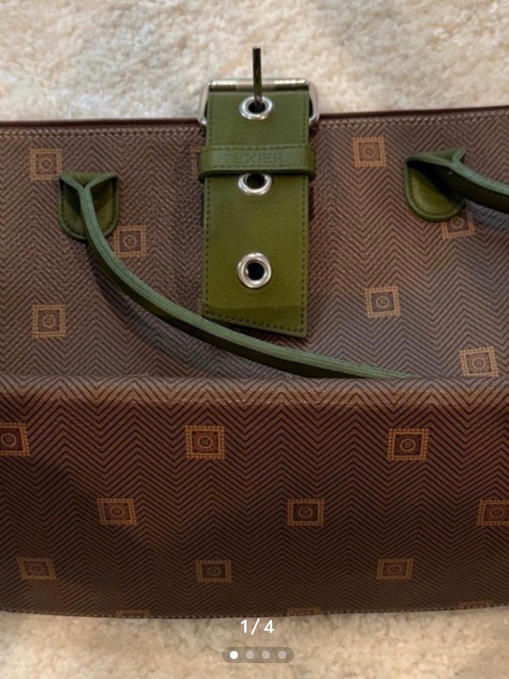 Texier iconic purse with green leather accents EUC